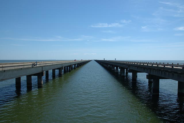 Lake Pontchartrain Causeway, a continuous-span beam bridge.