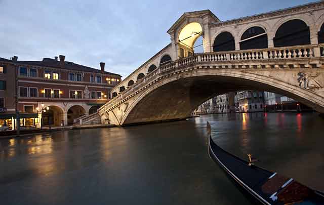 Rialto bridge at night, Venice