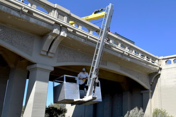 Contractors using a Bridge Walker Type II